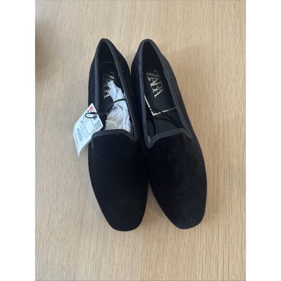 NWT Zara Black Velvet Loafers Women's 7.5 - Picture 2 of 5